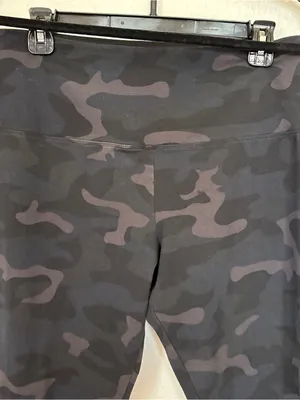 Natural Reflections Black & Grey Camo Leggings thumbnail 3