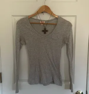 Y2K Grey V Neck Pocket Tee thumbnail 1