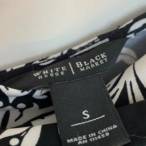 White House black market size small-black white large floral print thumbnail 2