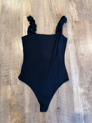 Aritzia Sunday Best Ribbed Ruffle Strap Bodysuit XS thumbnail 2