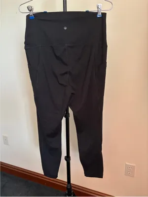 Yogalicious Black High-Waist Pocket Leggings thumbnail 3