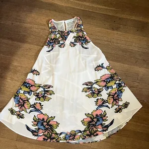 Romeo + Juliet floral cutout coverup thumbnail 1
