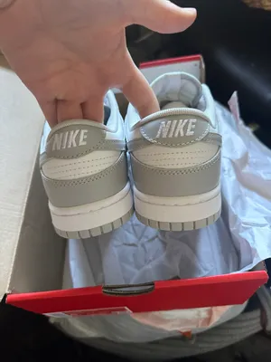 Nike Dunks thumbnail 3