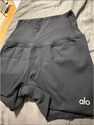 Alo shorts  thumbnail 2