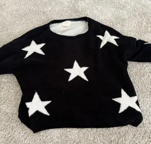 Star Sweater Boutique thumbnail 3