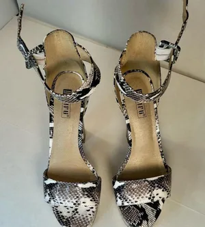 IDIFU Women's Size 9 Platform shoes Black/Silver/White 5" Heel thumbnail 1