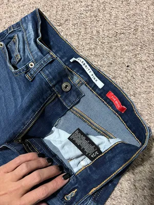 Ripped Skinny Jeans thumbnail 4