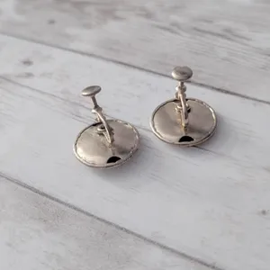 Vintage Screw On Earrings Gold Tone Circle with Mesh Pattern Design thumbnail 5