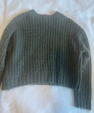 American Eagle Outfitters Sweater thumbnail 3