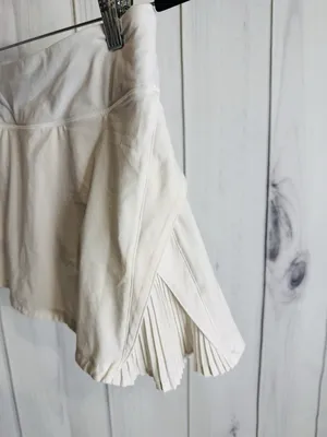 Lululemon Play Off The Pleats Skirt White Tennis Skort Pickleball Women's Size 4 thumbnail 2
