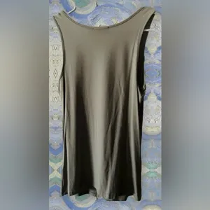 The Limited XS grey ruffle short sleeve cami. Layer under jacket. NWOT thumbnail 4