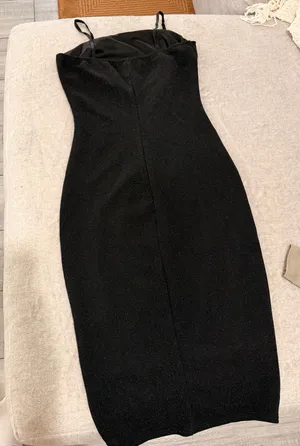 Black cocktail dress thumbnail 4