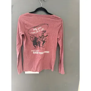 Ariat Womens Small Pink V-Neck Long Sleeve Graphic Tee Cowgirl Rodeo Lasso Shirt thumbnail 4