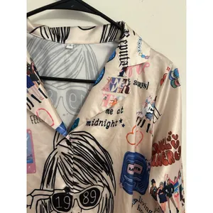 TAYLOR‎ SWIFT ERAS TOUR Pajama Pant Long Sleeve Set Small Pink Satin Swiftie thumbnail 3