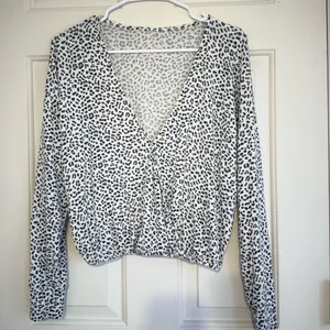 Victoria’s Secret top thumbnail 2