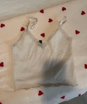 H&M Lace Top thumbnail 1