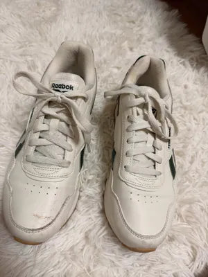 Reebok tennis shoes  thumbnail 3