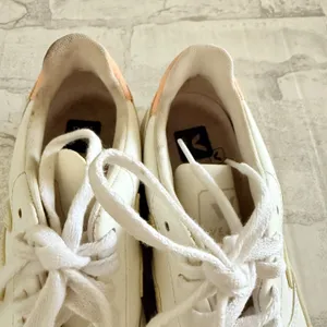 Veja V10 CWL White Sun Peach Trainers Vegan Leather Eco Friendly Lace Up Sz 6 thumbnail 7