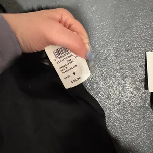 Elegant Black Dress thumbnail 3
