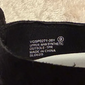 Very G Women Black Embossed Floral Slip On Platform Sneakers VGSP0271-001 Size 9 thumbnail 2