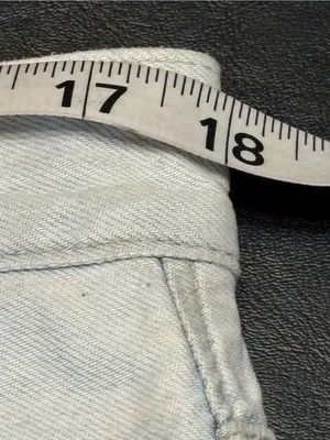 Madewell Light Blue Distressed Boyfriend Jeans size 32 thumbnail 9