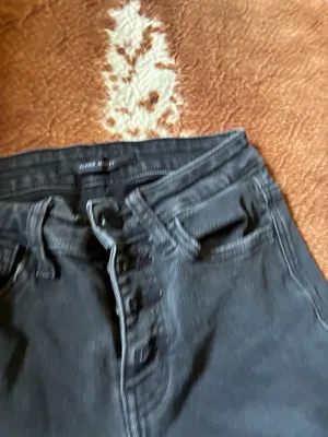 Buckle Flying Monkey high rise flares size 25 See some wear in photos on the middle of thigh not noticeable when wearing thumbnail 4