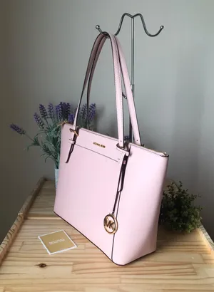 Michael Kors Purse thumbnail 3
