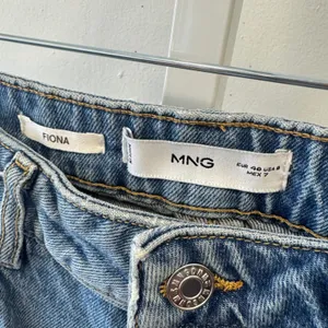 Mango MNG Fiona High Rise Flare Mid Rise Jeans Blue Raw Hem Size 8 Contemporary‎ thumbnail 6