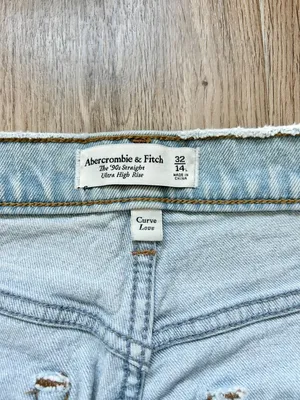 Abercrombie & Fitch The 90s Straight Ultra High Rise Split Hem Jeans Light Wash thumbnail 4