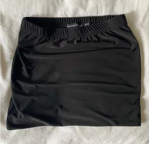 Pretty Little Thing Black Mini Skirt thumbnail 1
