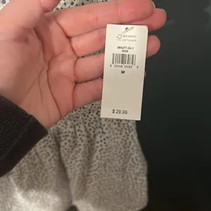 NWT Old Navy Off The Shoulder Top thumbnail 3
