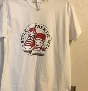 COPY - Gildan T shirt M with graphic print thumbnail 10