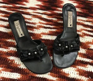 Brighton Tula Whimsygoth Coquette Black leather floral faux pearl sandals thong kitten heels pumps embellished-6.5M thumbnail 1