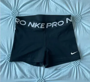 Nike Pro 4" Spandex Shorts thumbnail 1