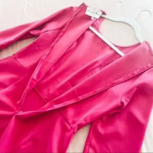 Charles Henry Bell Sleeve Mini Dress in Barbie Pink Medium thumbnail 9