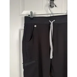 FIGS Women's Zamora Jogger Scrub Pants Size Small Black Medical Workwear Utility thumbnail 9