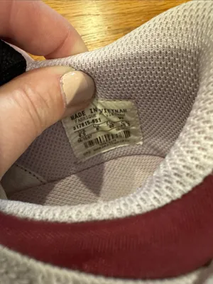 Nike Sneakers thumbnail 2