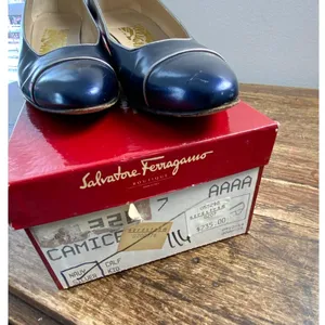 Salvatore Ferragamo‎ navy calfskin pumps low heel size 7AAAA thumbnail 3