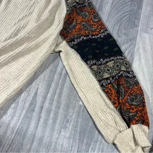 Daytrip Beige and Black Paisley Sleeve Top thumbnail 8
