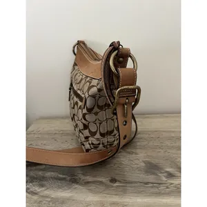 Coach Vintage Y2K F061-10402 Signature Jacquard Monogram Crossbody Bag thumbnail 2