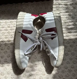 V12 Sneakers thumbnail 2