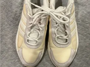 Adidas Women’s Cream & White Lightweight Sneakers thumbnail 2
