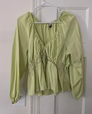 Universal Threads Top Women’s thumbnail 1