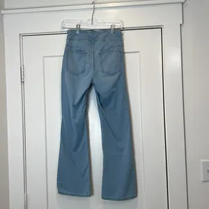 We The Free Penny Light Blue Flare pull-on Jeans size XS. thumbnail 7