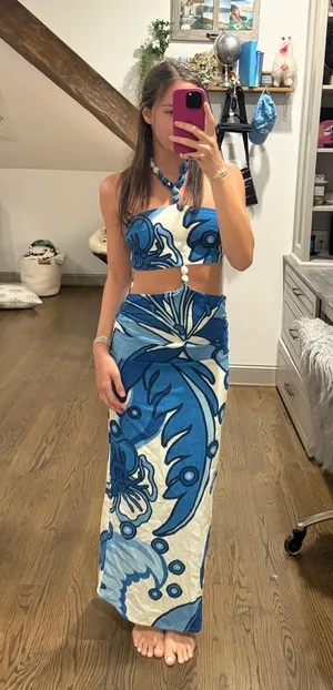 Pretty little thing petite dress thumbnail 1