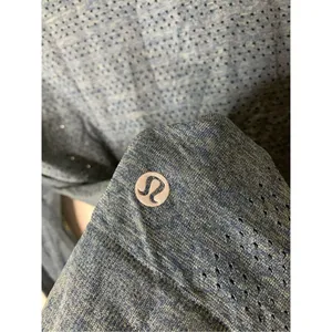 Lululemon women's long sleeve shirt top gym athletic thumbnail 3