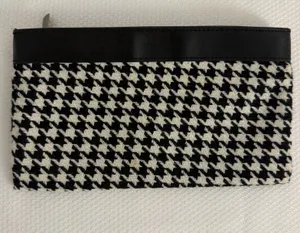 Savvy Black & White Houndstooth Cosmetic/Clutch Bag thumbnail 1