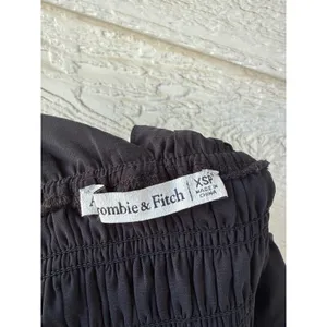 Abercrombie & Fitch Black Crinkle V-Neck Smocked Mini Dress Size XSP Sleeveless thumbnail 7