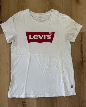 Levi’s White Short Sleeve Tshirt thumbnail 1