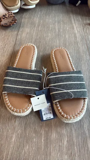 Target sandals thumbnail 3